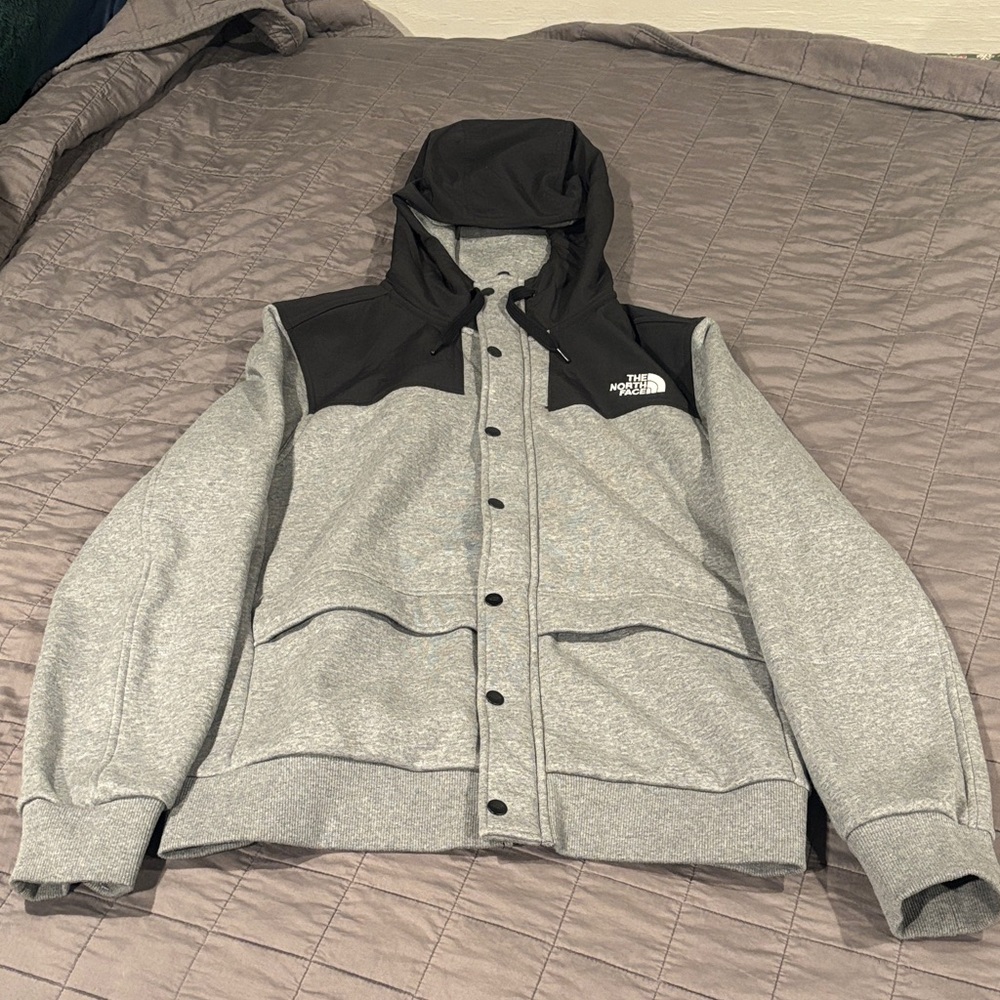 The North Face Men's Two-Tone Gray and Black Performance Jacket